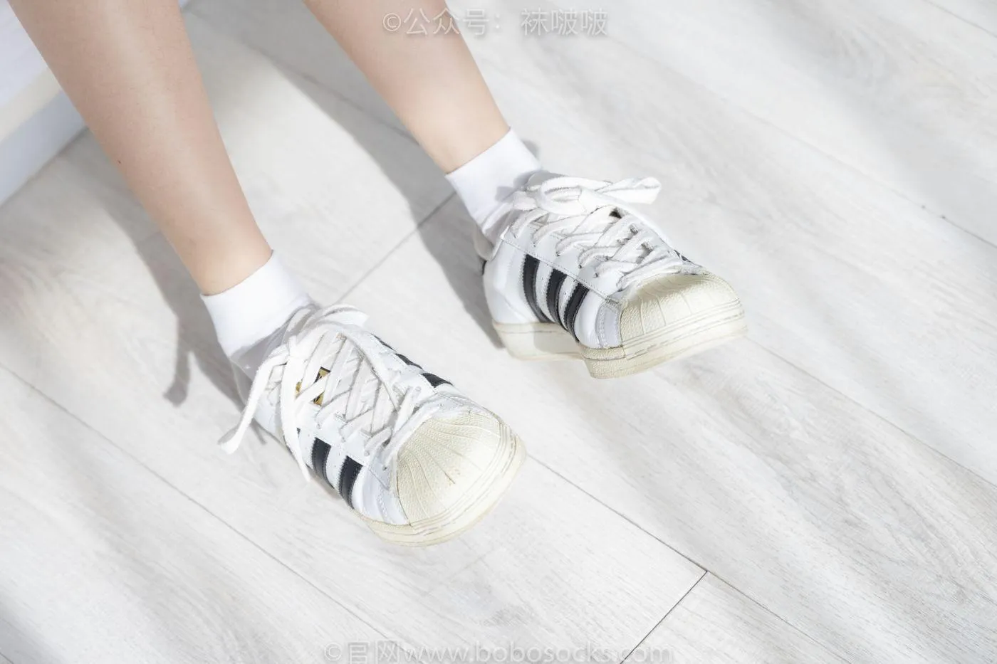 [BoBoSocks袜啵啵]NO.033 稚予-贝壳头、天鹅绒黑袜、天鹅绒白袜 [154P]插图2